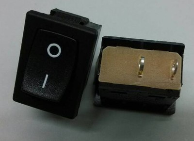 底部帶電木板船型開關 防止因焊接溫度過高造成翹板開關熔化的小腳開關-中國差速器殼交易網